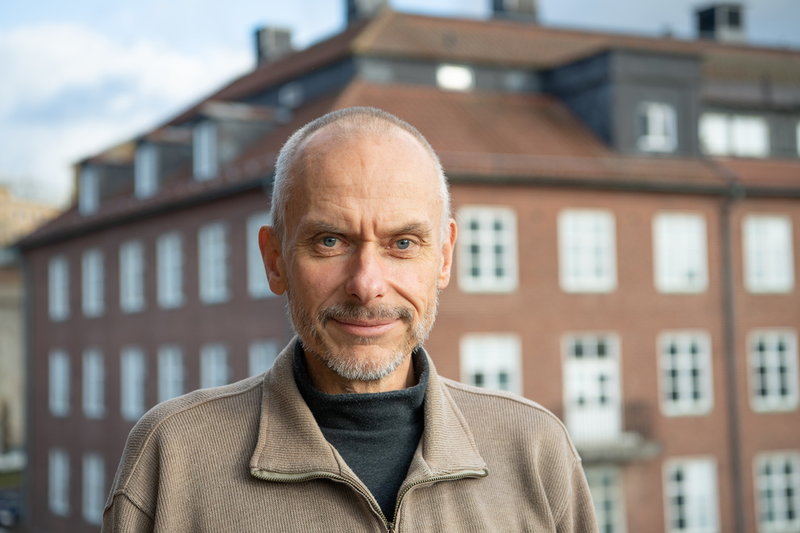 Den nya undervarianten av omikron är viktig att lvervaka men ger inte skäl till oro, anser Magnus Gisslén, professor och överläkare vid Sahlgrenska universitetssjukhuset i Göteborg.