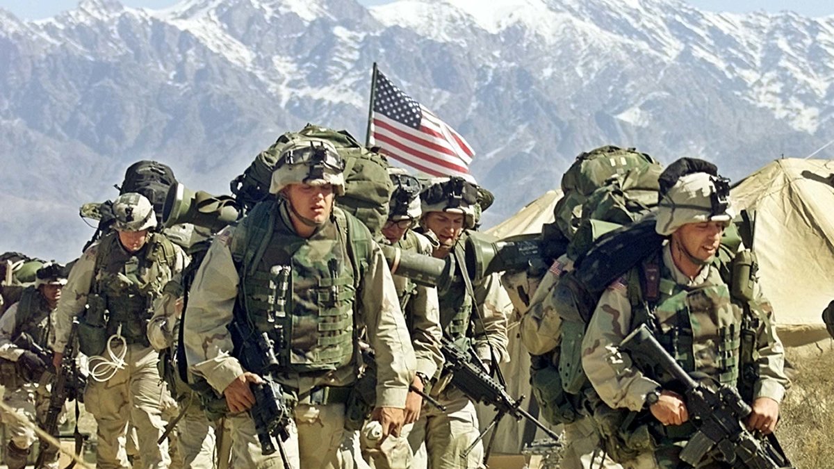 Den 31 december drar USA och Storbritannien tillbaka trupper från Afghanistan. Då har de varit där i 13 år. 