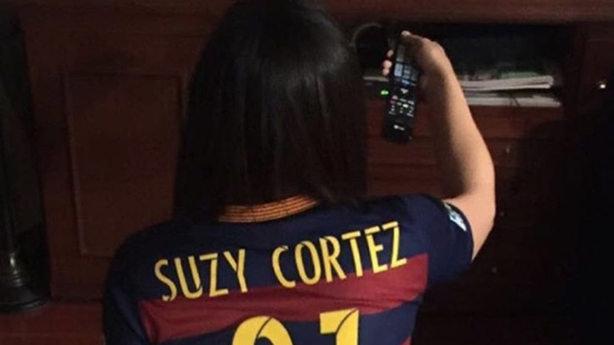 Cortez har publicerat månag bilder på sig själv, klädd i en Messi tröja. 