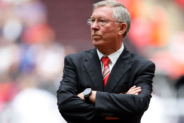 Sir Alex Ferguson såg oroad ut. Men till slut fick han andas ut och jubla tillsammans med sina spelare.