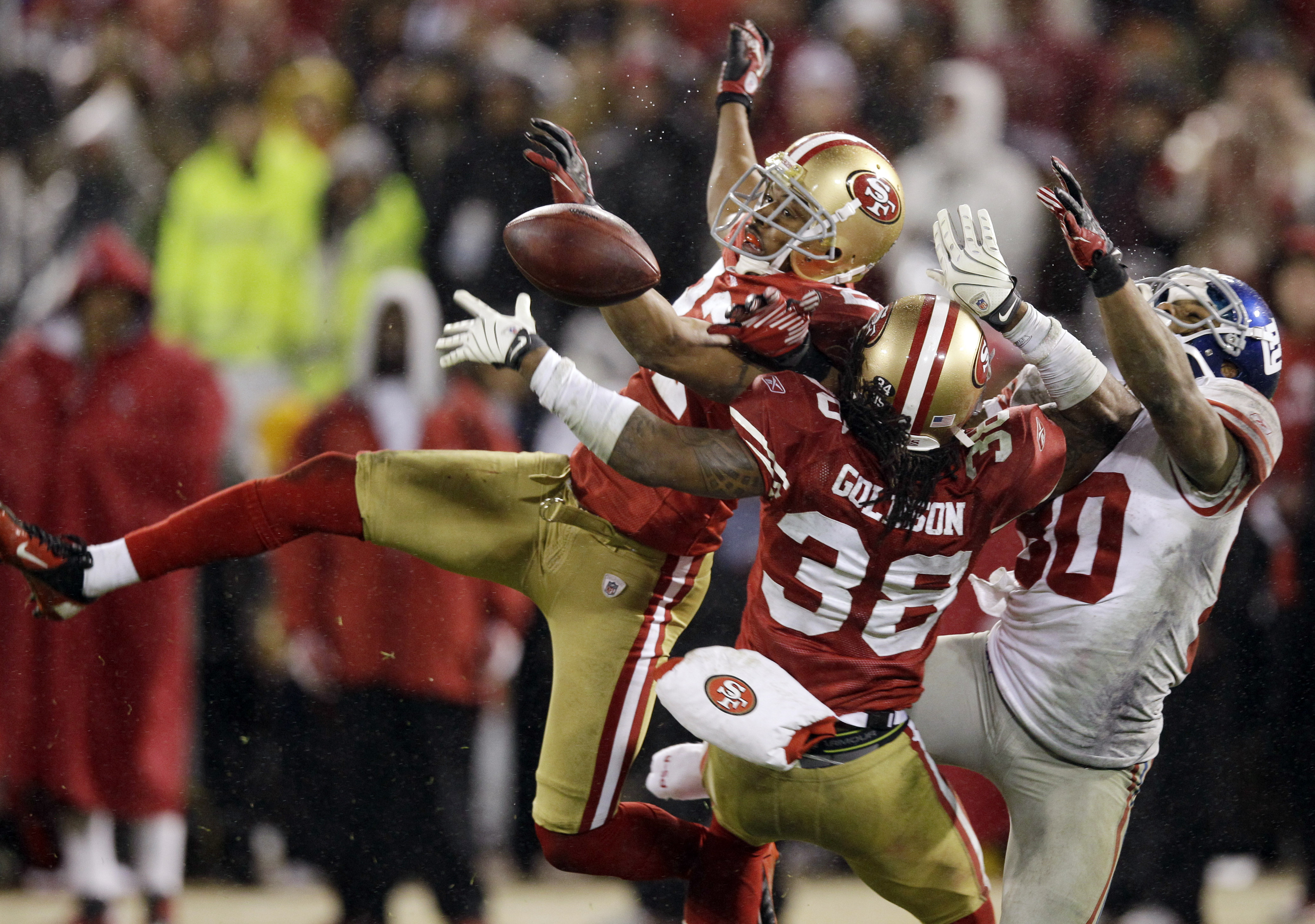 San Fransisco 49ers hade ligans bästa försvar, men mot Eli Manning och Gigants skickliga wide reciervers lyckades de inte hålla ihop skutan. San Fransisco 49ers hade ligans bästa försvar, men mot Eli Manning och Gigants skickliga wide reciervers lyckades de inte hålla ihop skutan.