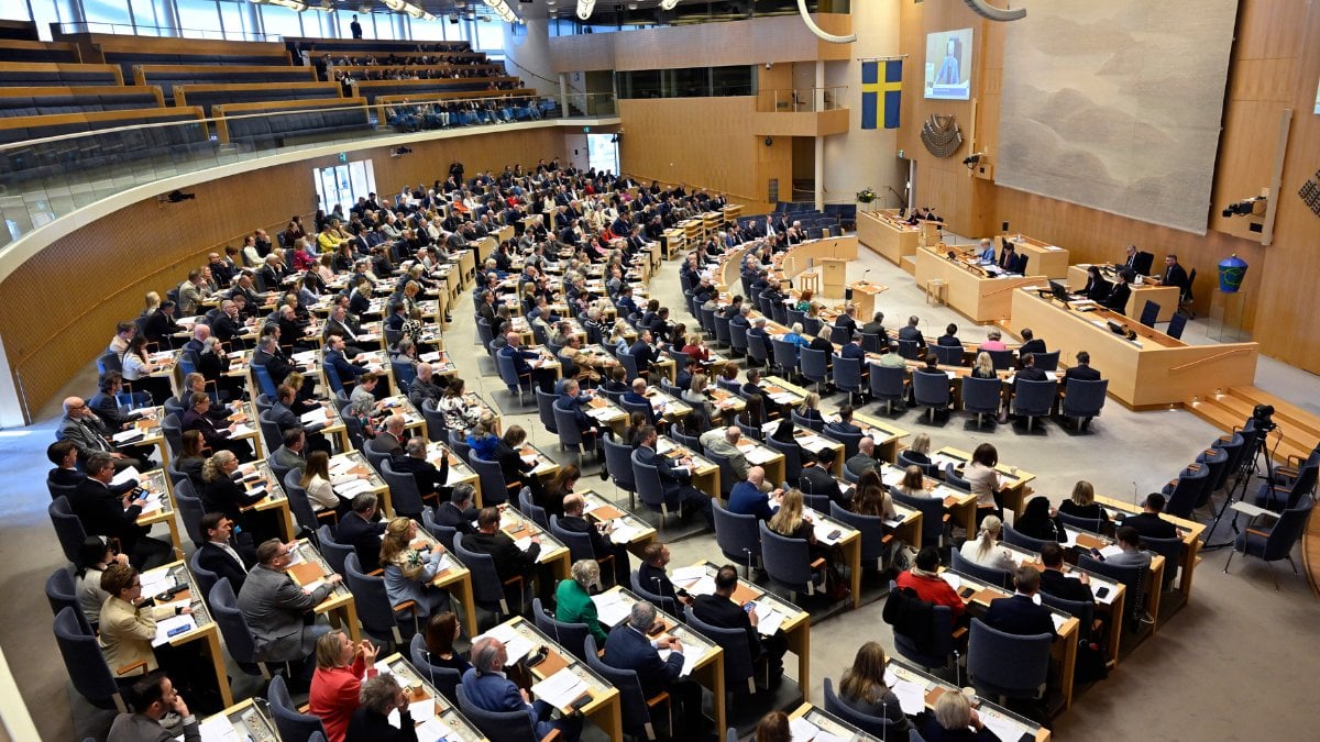 Uppgifter: Riksdagsledamot utreds för barnpornografibrott