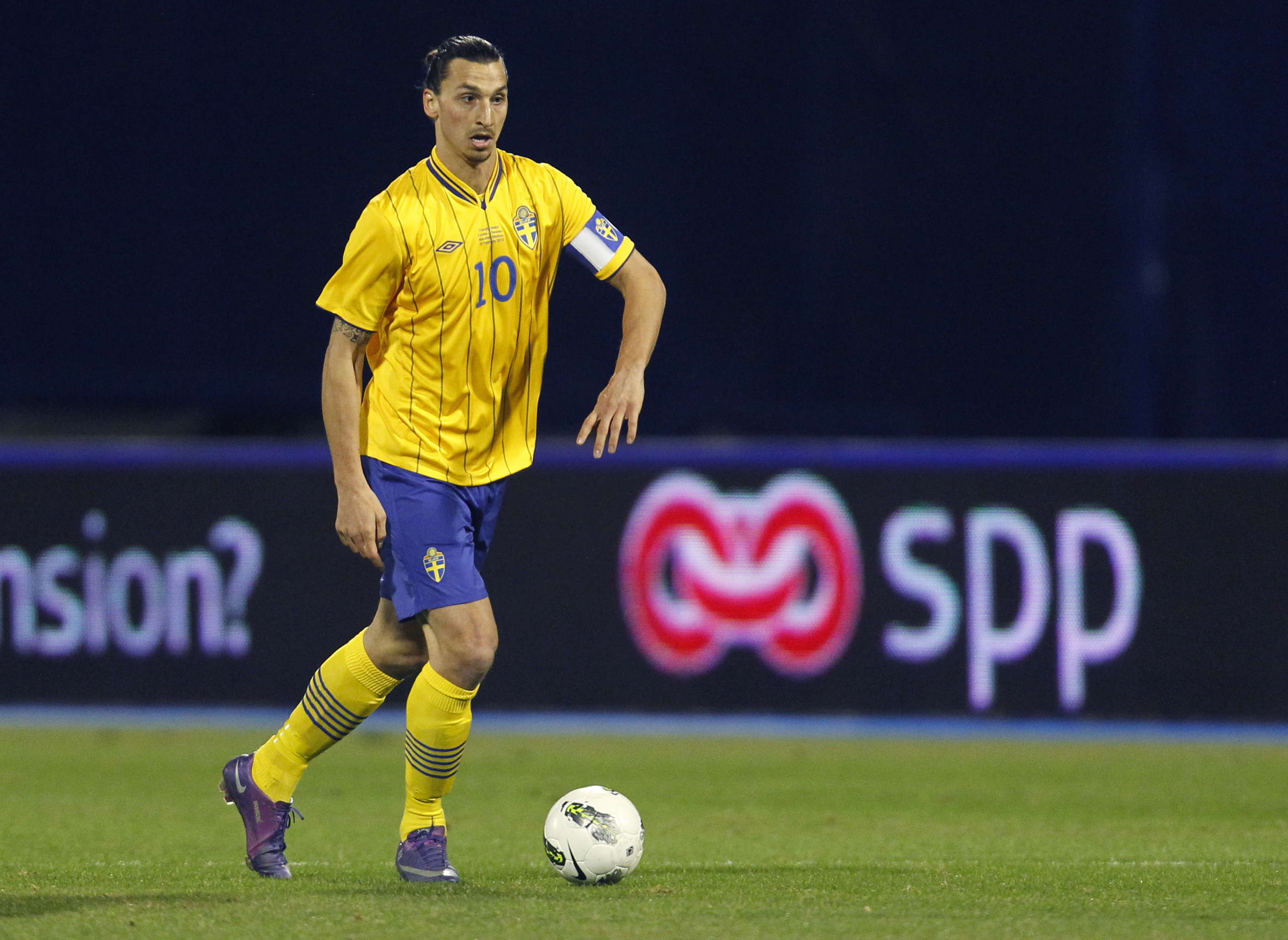 Zlatan Ibrahimovic, anfallare, Milan. Lagkapten och lagets stora stjärna. Given på topp, måste vara i bra form om Sverige ska ha en chans mot England och Frankrike. Zlatan Ibrahimovic, anfallare, Milan. Lagkapten och lagets stora stjärna. Given på topp, måste vara i bra form om Sverige ska ha en chans mot England och Frankrike.