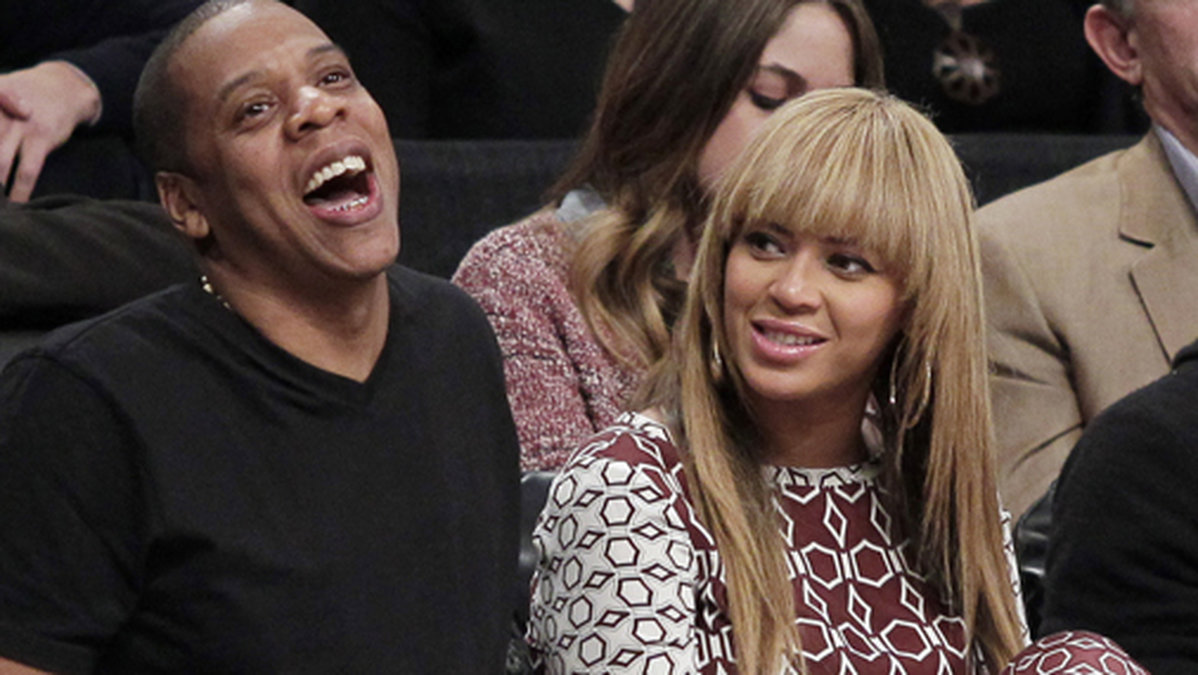 Jigga har all anledning att garva – Beyonce överöser honom med gåvor. 