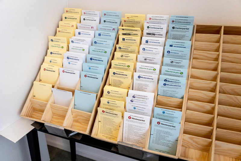 Valsedlar är ofta föremål för rykten om valfusk – till exempel när det saknas valsedlar för något parti. Arkivbild.