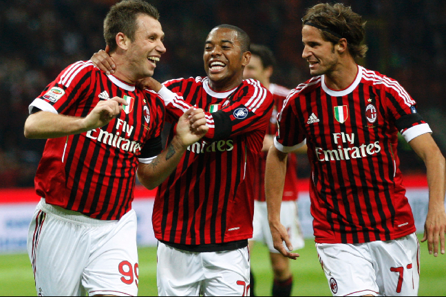 Antonio Cassano (t.v.), Robinho (mitten) och Luca Antonini är glada efter segern.