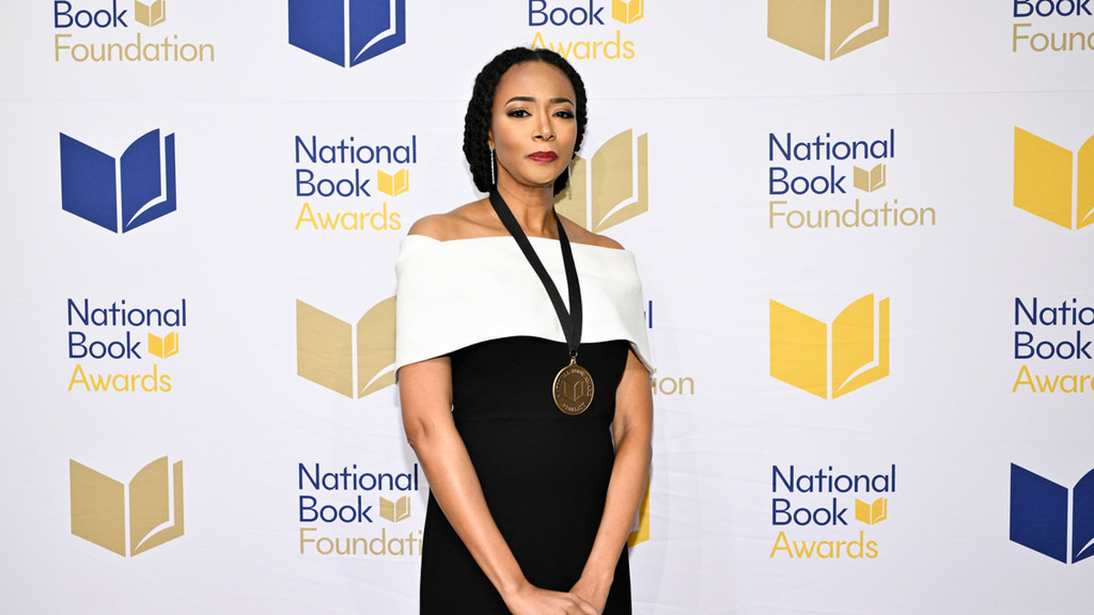 Aaliyah Bilal på National Book Awards i New York den 15 november 2023. Bilal och flera andra författare krävde eld upphör i Gaza under prisceremonin. Arkivbild.