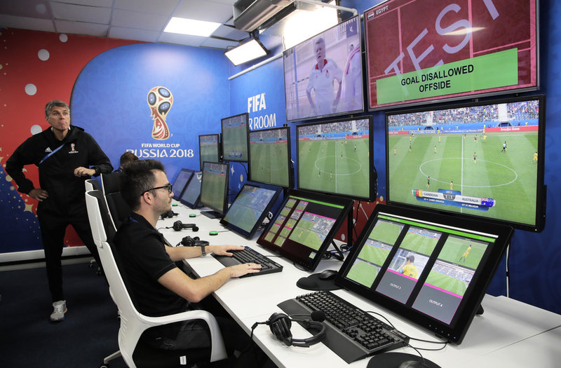 Videodomarna (VAR) återkommer i årets herrfotbolls-VM, nu med tillgång till mer data än någonsin tidigare. Arkivbild.
