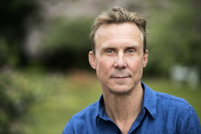 "Kulturen har en viktig roll för demokratin, samhällsbygget och för berättelsen om vilka vi är, även i tider av kris och konflikt, eller kanske särskilt då", säger Simon Norrthon.