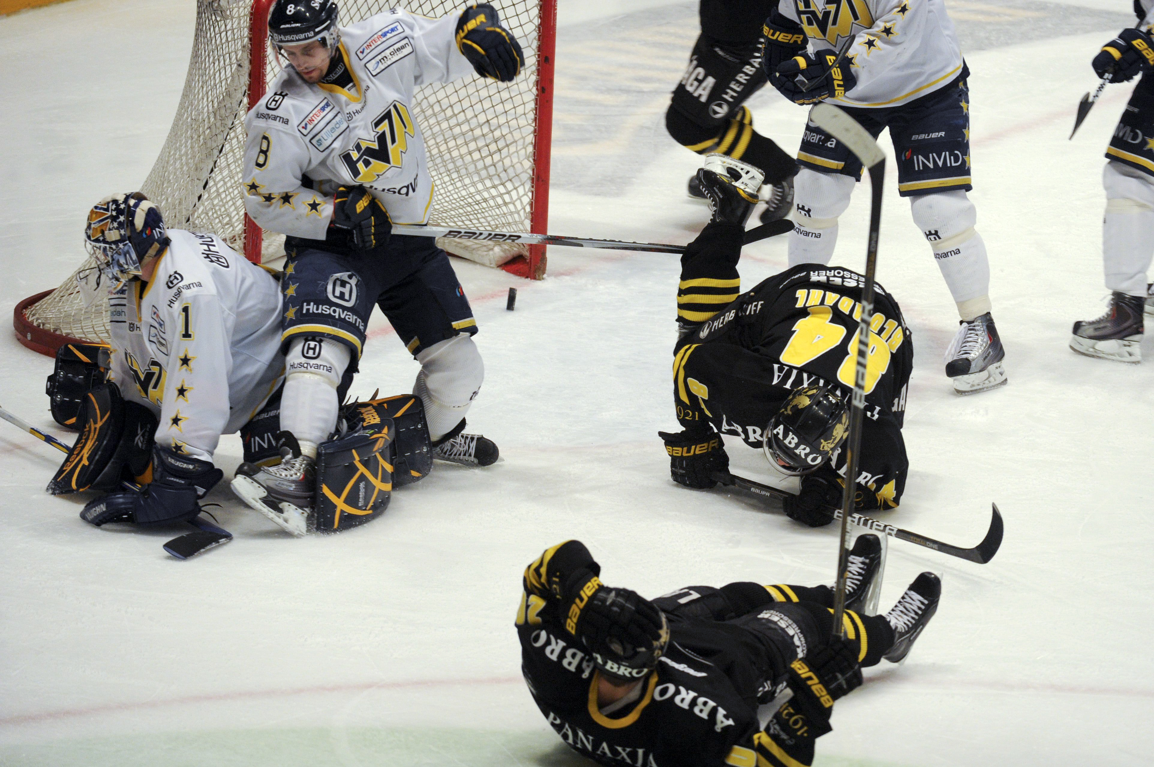 AIK är i semifinal efter att det överraskande slog ut HV71.