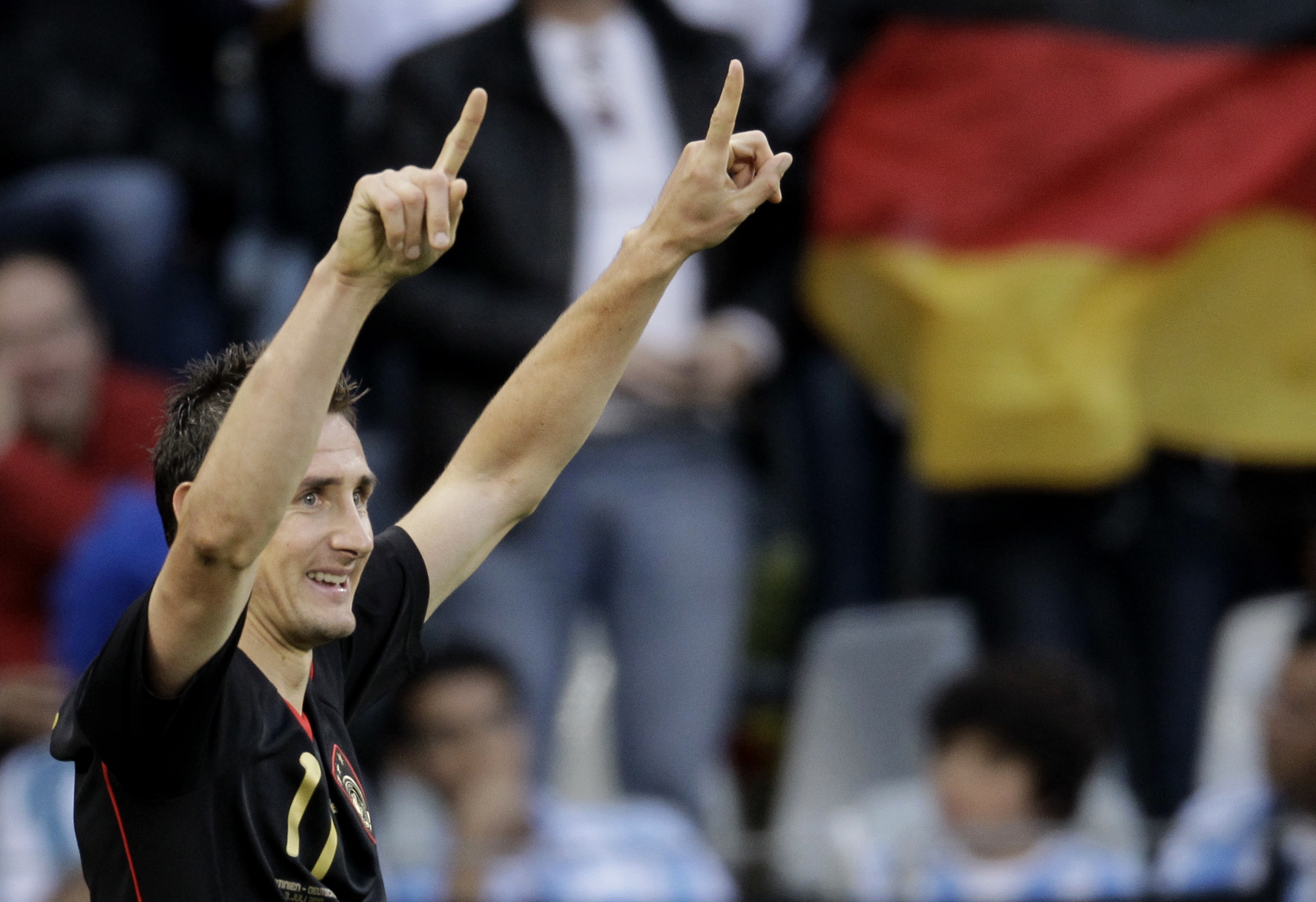 Klose kan snart bli tidernas målkung i VM.