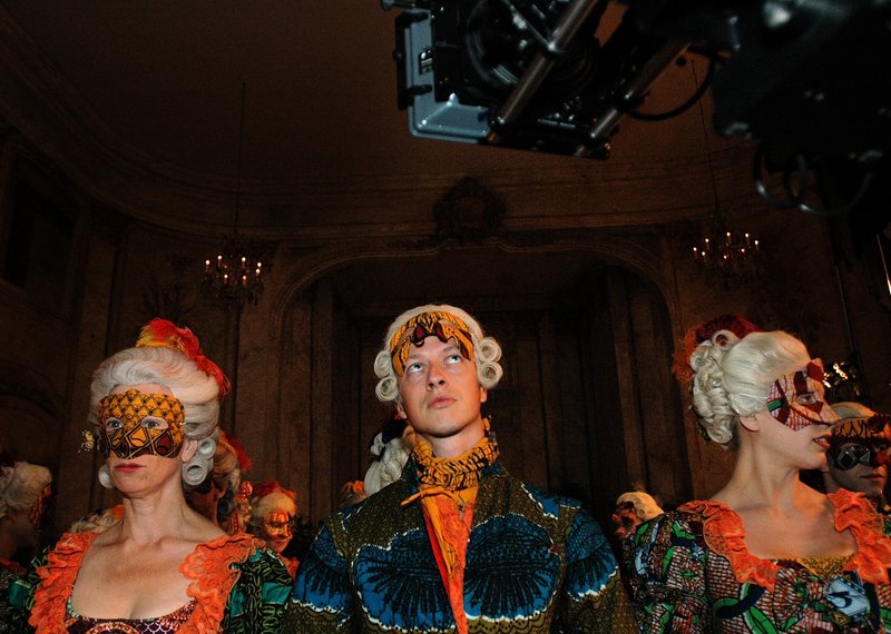 Yinka Shonibare använde sig av de afrikanska tygerna även i filmen om mordet på Gustav III som i sommar visas på Liljevalchs konsthall. Arkivbild.