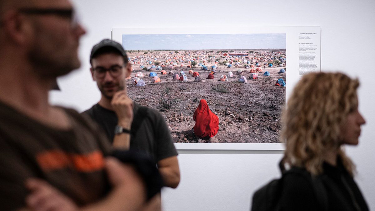 Jonathan Fointaine's 'The nomad's final journey' visas på World Press Photo i Ungern – en utställning som kulturdepartementet vill förbjuda unga under 18 år att se.