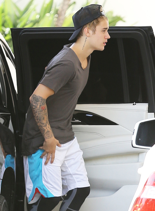 Justin Bieber ska shoppa i Beverly Hills. Justin Bieber ska shoppa i Beverly Hills.