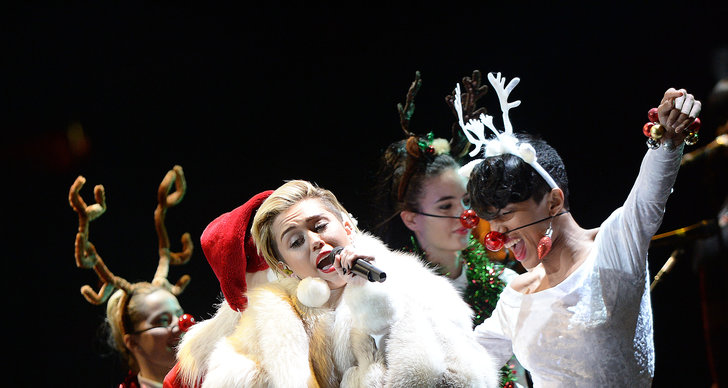 Jul, Miley Cyrus, Konsert