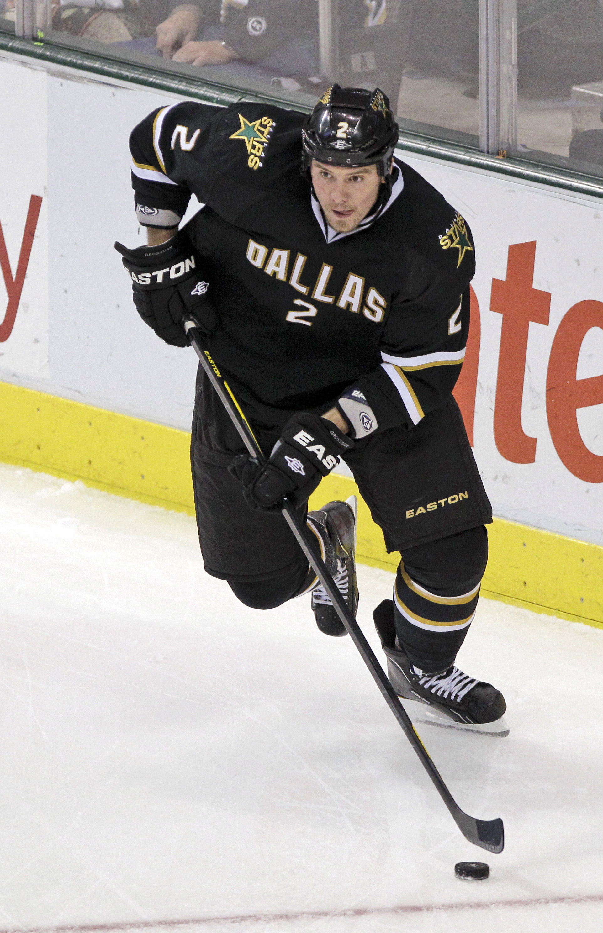 Matchserien mellan Pittsburgh och Philadelphia betyder inte speciellt mycket för svensk del, men VM-rutinerade Nicklas Grossman (på bilden i Dallaströja) i Philadelphia är välkommen. Matchserien mellan Pittsburgh och Philadelphia betyder inte speciellt mycket för svensk del, men VM-rutinerade Nicklas Grossman (på bilden i Dallaströja) i Philadelphia är välkommen.