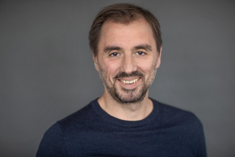 Dritëro Kasapi är teaterchef på Riksteatern.