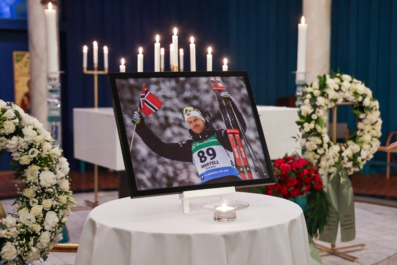 Sivert Guttorm Bakken begravdes i Lillehammer den 13 januari. Skidskytten hittades dagen före julafton död på ett hotellrum i Italien av Johan-Olav Botn. Han blev 27 år gammal.