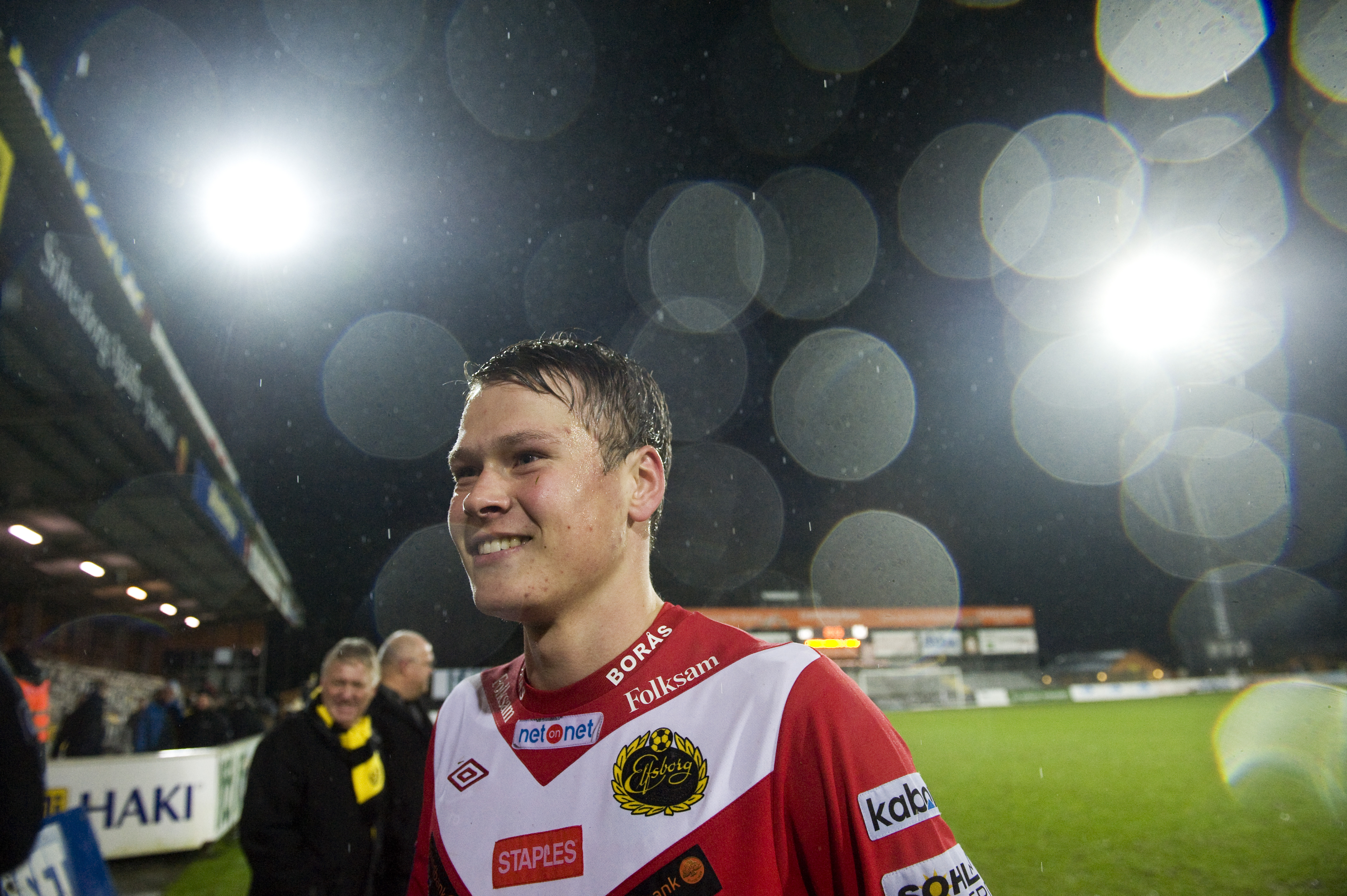 Viktor Claesson blev stor matchvinnare med sitt 3-2-mål. Viktor Claesson blev stor matchvinnare med sitt 3-2-mål.