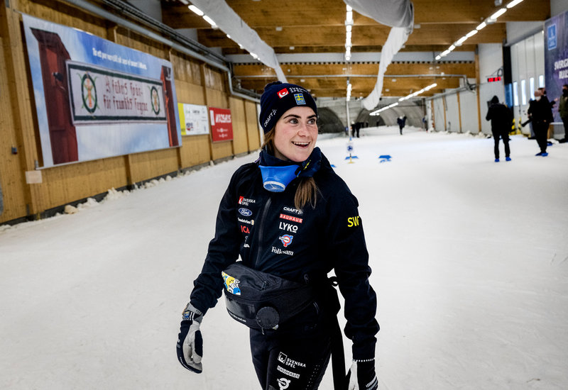 'Detta var inget man hade räknat med för ett antal månader sedan. Att man skulle sitta här med munskydd och förhålla sig till likadana restriktioner som under pandemin', säger Ebba Andersson.