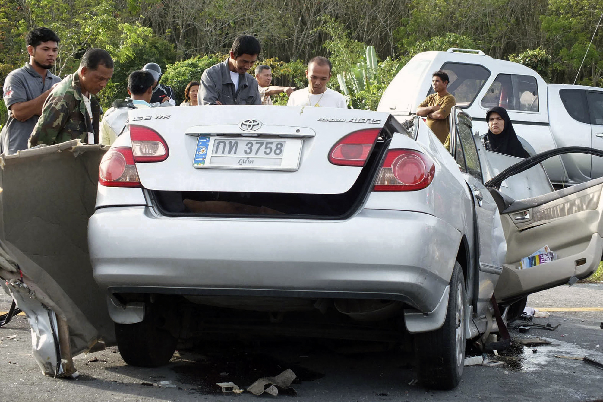 Fyra svenskar och deras thailändske chaufför omkom i den här bilolyckan i början av februari. Hittills i år har 33 svenskar mist livet i semesterparadiset.