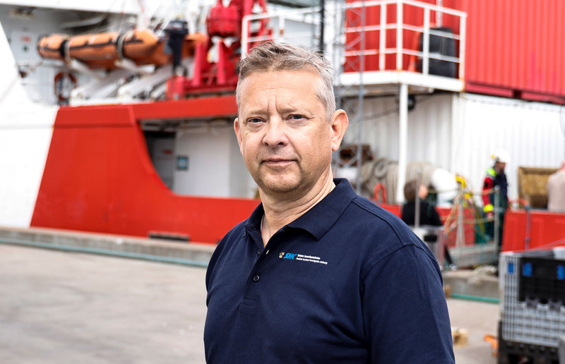 Jonas Bäckstrand, ställföreträdande generaldirektör för den svenska haverikommissionen, på plats inför avresan till Estonias förlisningsplats i samband med sommarens undersökningar.