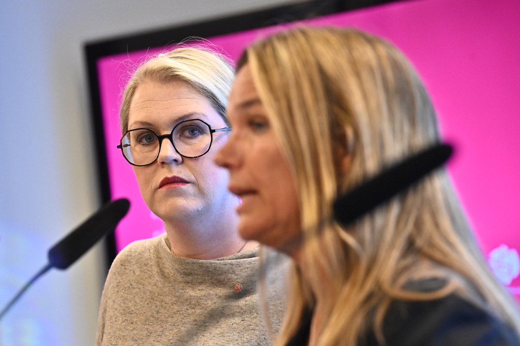 Socialdemokraternas gruppledare i riksdagen Lena Hallengren (S) och klimat- och miljöpolitiska talesperson Anna-Caren Sätherberg (S).