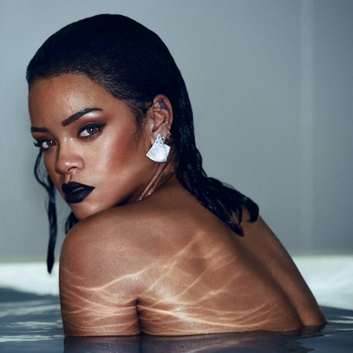 Rihanna peppar sina följare på hennes kommande album. Rihanna peppar sina följare på hennes kommande album.