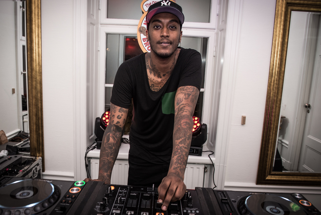 Kvällens dj Sabri Debesai. Kvällens dj Sabri Debesai.
