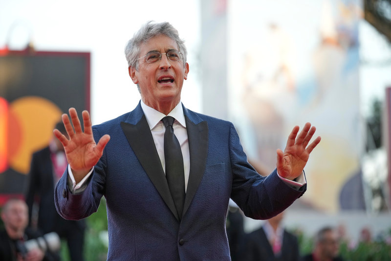 Juryns ordförande Alexander Payne på väg in till prisceremonin på filmfestivalen i Venedig.