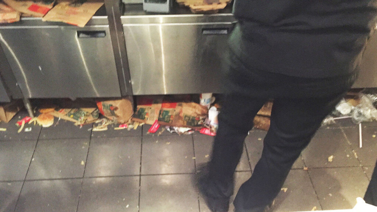 Petter fotade alla matrester och smuts på McDonalds-restaurangen – då hotade personal med att ringa polisen.