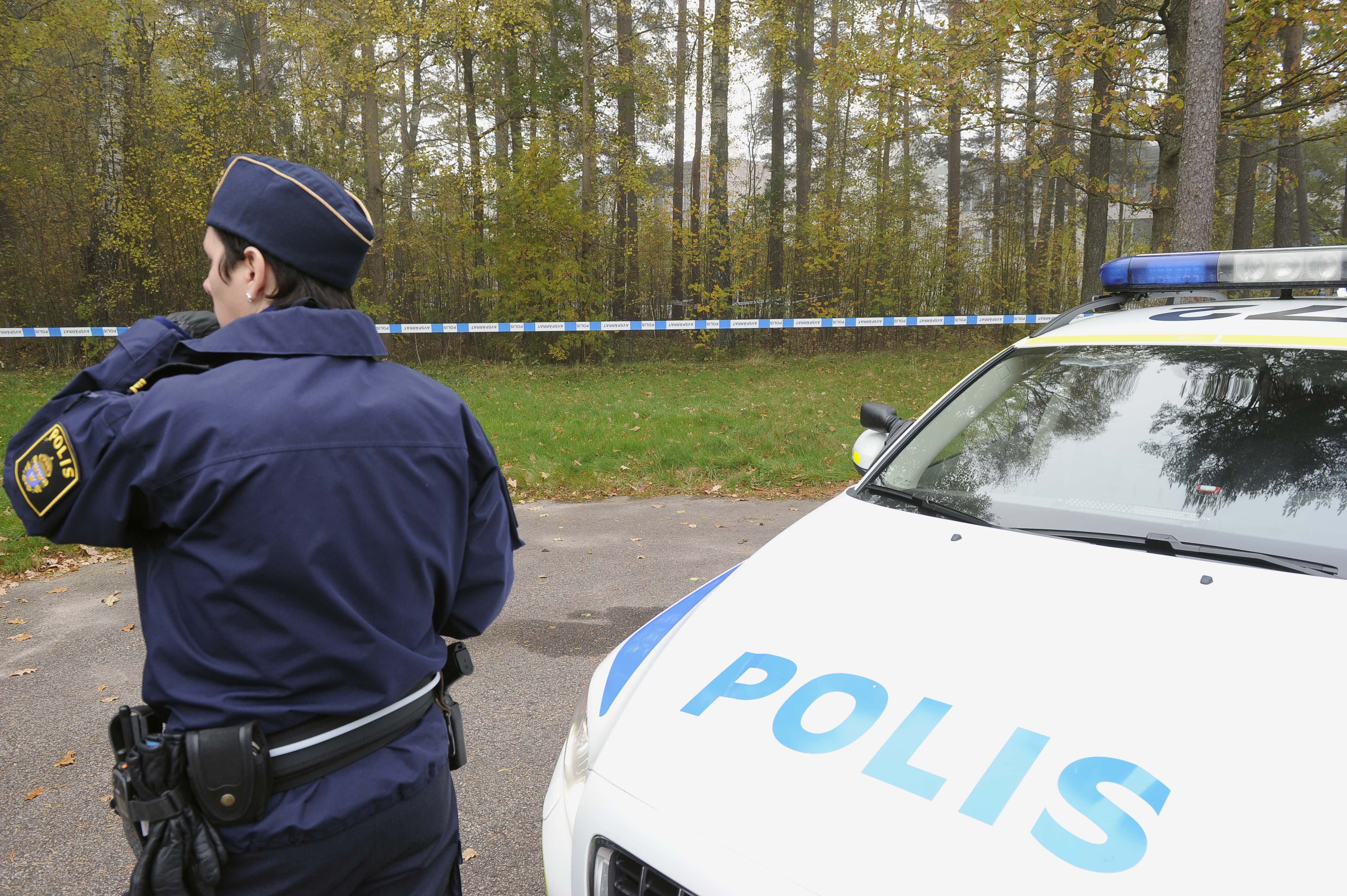 Polis och avspärrningar i Ljungby på måndagen.