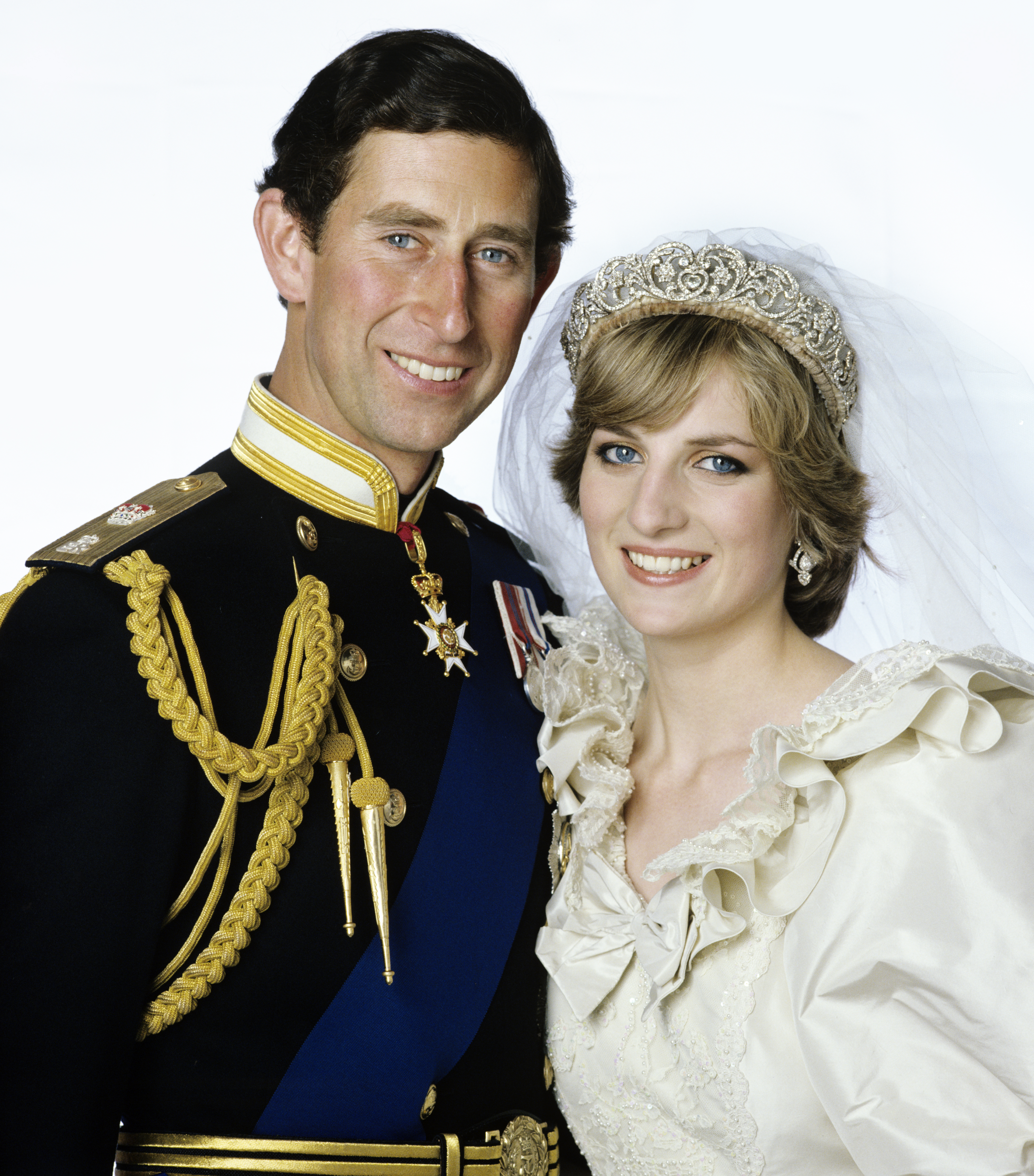 1. Och sist men inte minst: För svindlande höga 700 700 000 kronor gifte sig Prince Charles och Lady Diana.