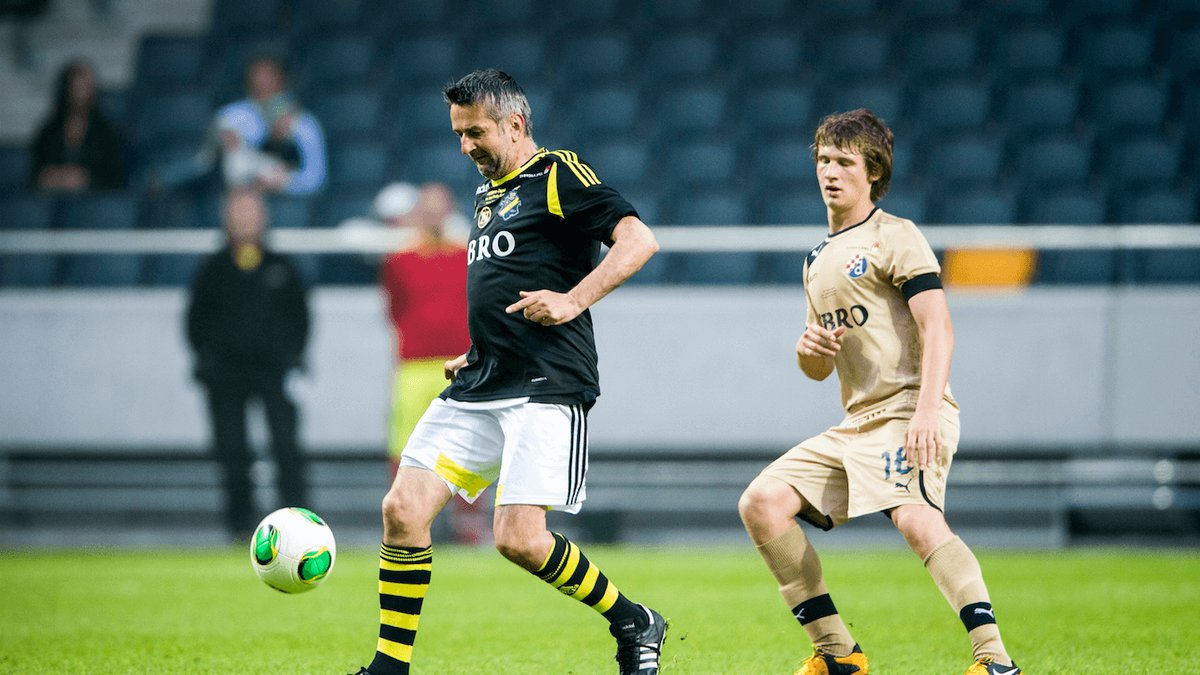 Även AIK-legenden och assisterande tränaren Nebojsa Novakovic fick speltid. 