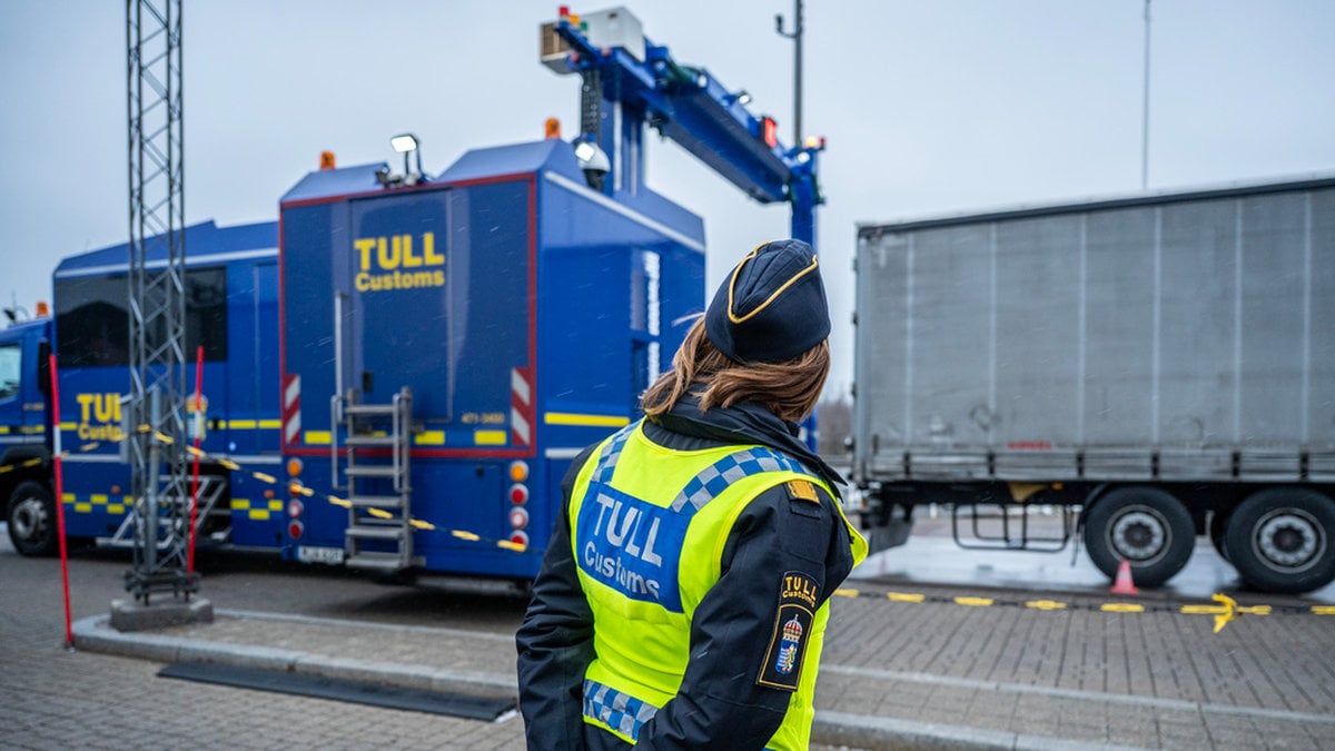 Skåpbil dolde narkotikafynd – värt över tio miljoner