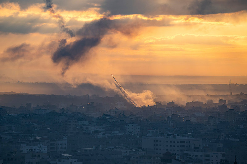 Tusentals raketer har avfyrats från Gaza mot Israel.