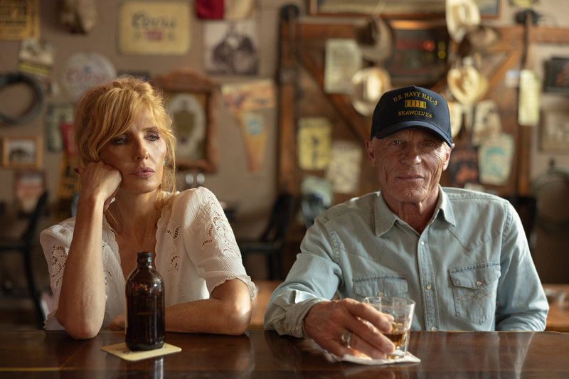 Kelly Reilly är kvar som Beth Dutton medan Ed Harris är nykomling i "Yellowstone"-universumet när handlingen flyttar till Texas i "Dutton Ranch".