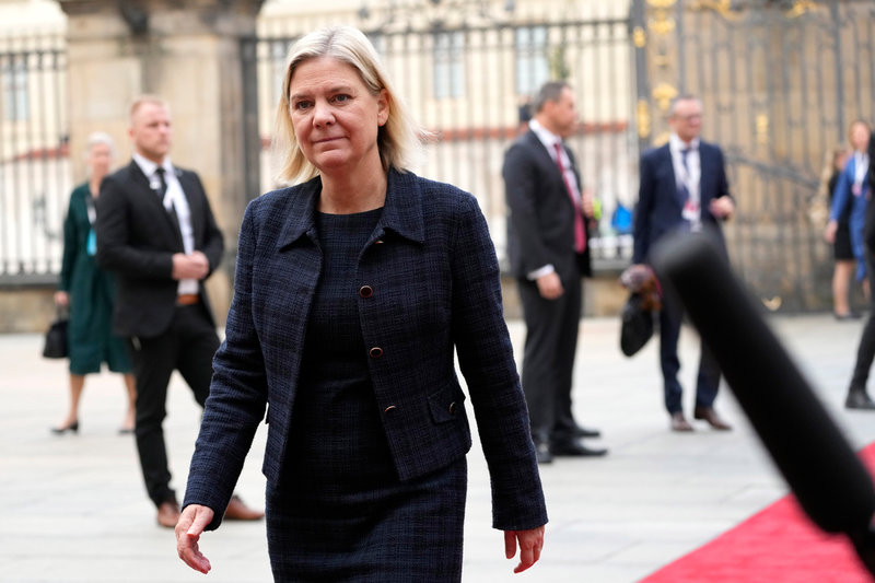 Statsminister Magdalena Andersson (S) på väg in till fredagens informella EU-toppmöte i Prag.