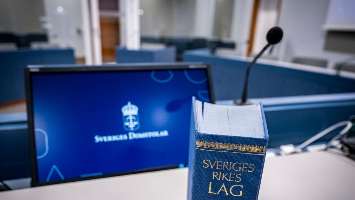 Man åtalas för sexbrott mot flera pojkar – lockade med pengar