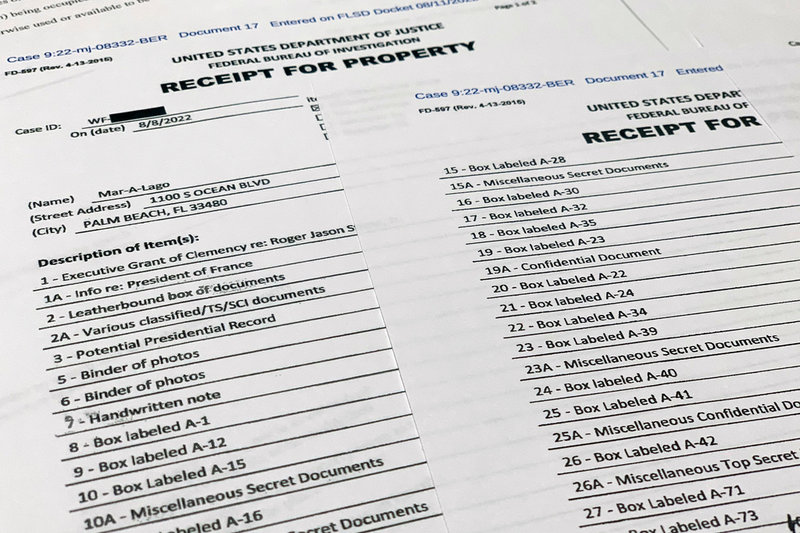 Ett av de kvitton på beslagtaget material som Trumps advokater fick av FBI efter veckans husrannsakan.