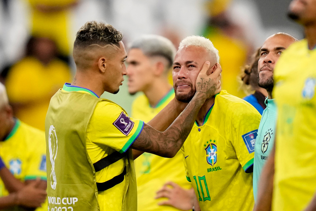 Brasiliens Neymar var förkrossad efter VM-kvartsfinalen mot Kroatien.