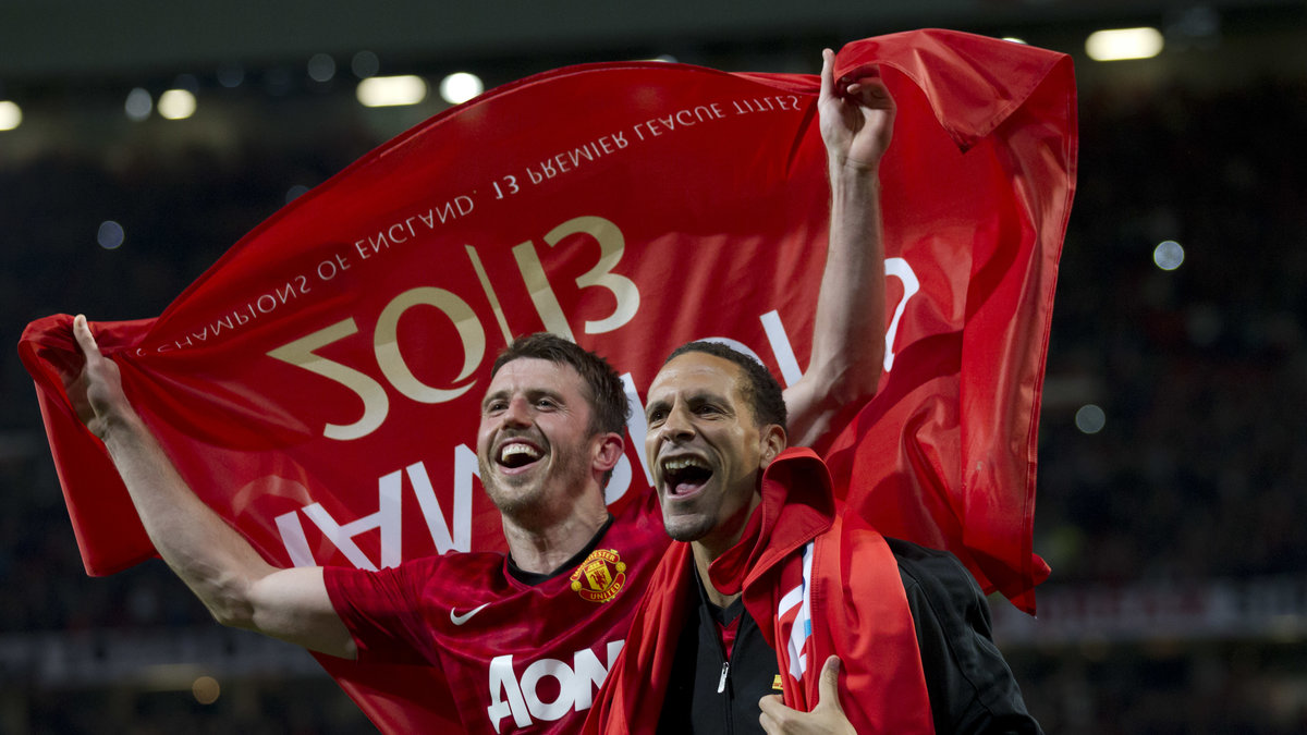 United-spelarna sprang ärevarv och firade sin nia titel.