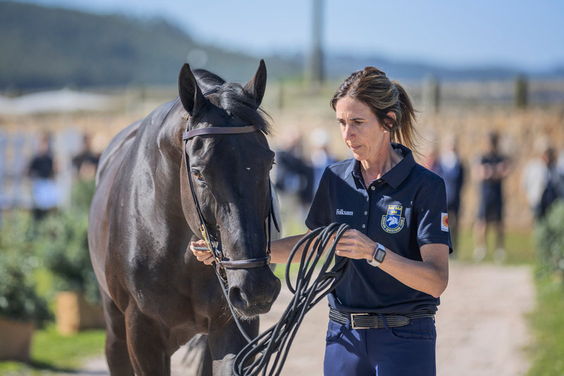 Angelie von Essen och Voila ställs utanför EM-laget men hoppar individuellt i La Coruña.