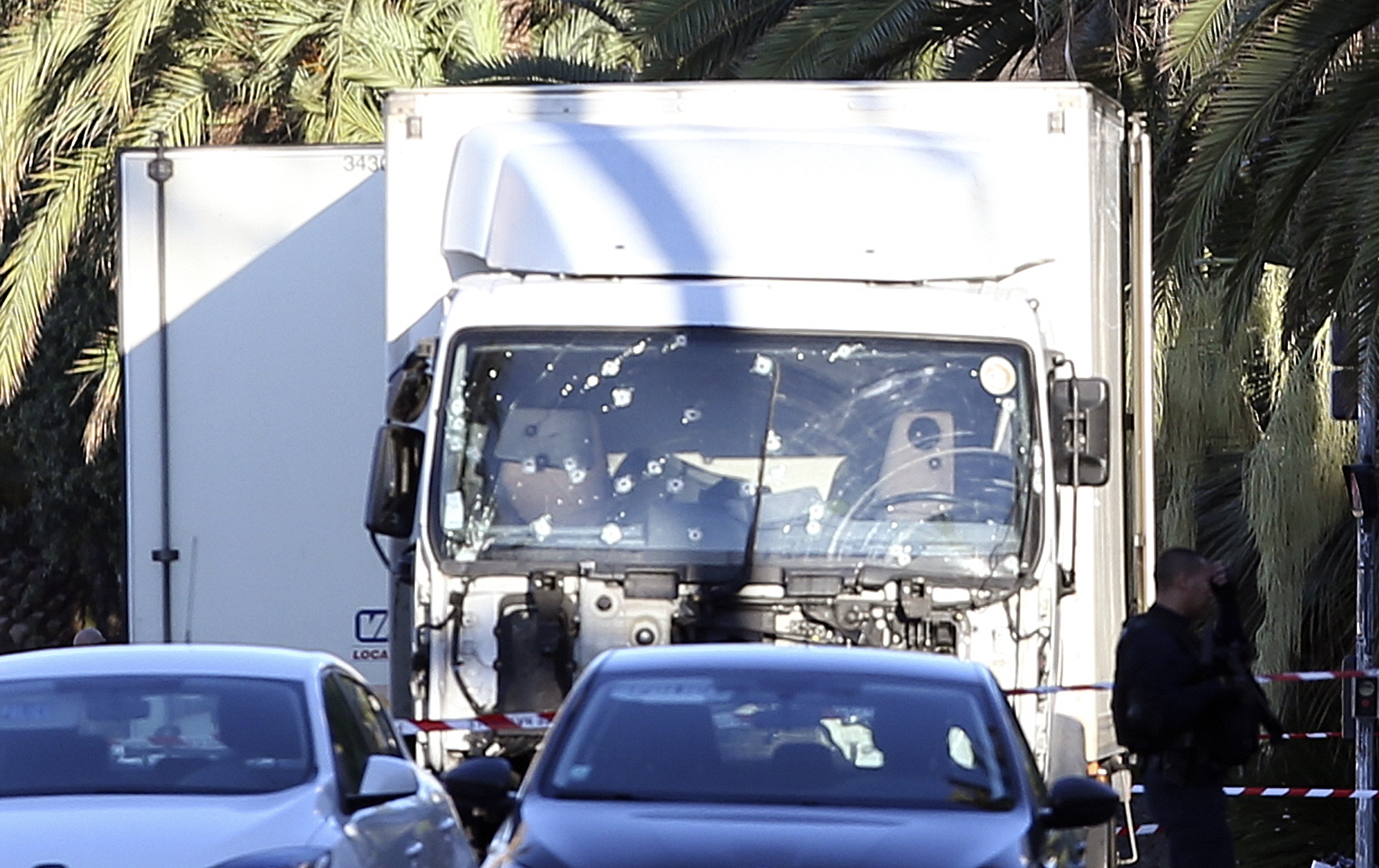 En terrorist tog över en lastbil och dödade 86 personer i franska Nice.