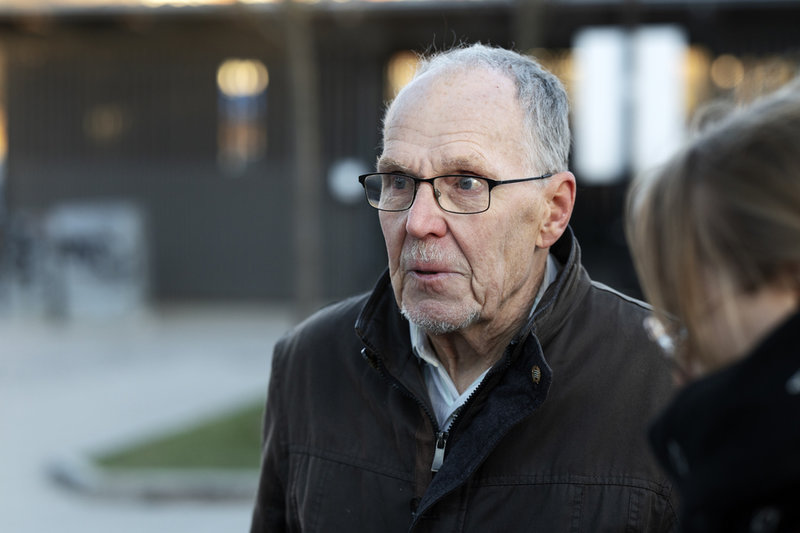 Ove Eriksson, 80 år, tycker det är hemskt att det är en ung person som mördats. 