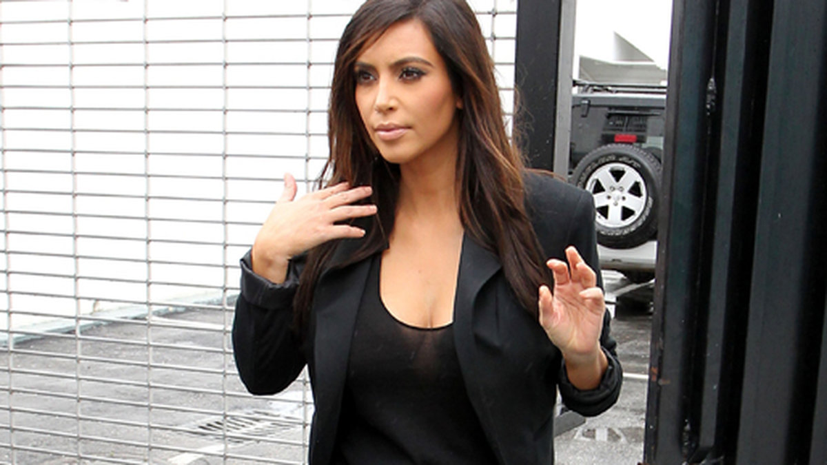 Kim Kardashian i turkosa jeans. Hit eller miss?