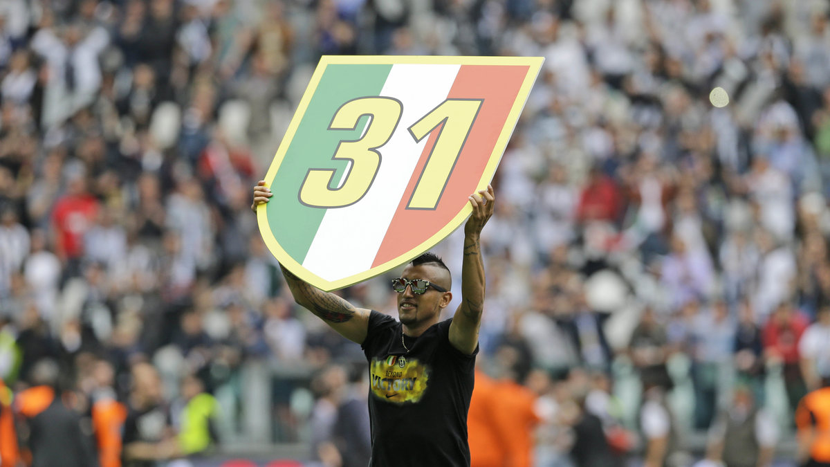 31 och inte 29. Juventus-spelarna protesterar mot de två titlarna som blev borttagna i och med skandalen 2006.