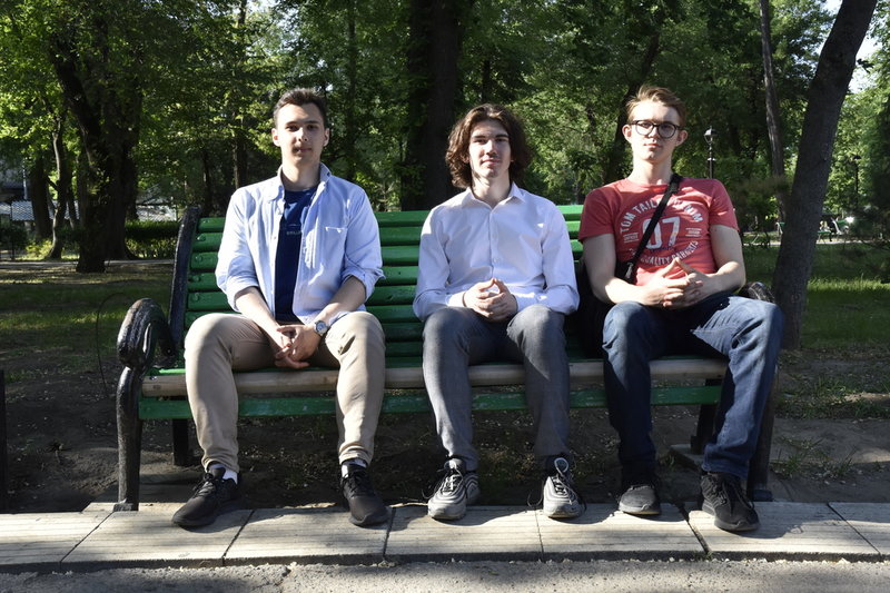Moldaviska studenterna Cris, Roman och Mihai hoppas på en ljus framtid för Moldavien – helst som medlemmar i EU.