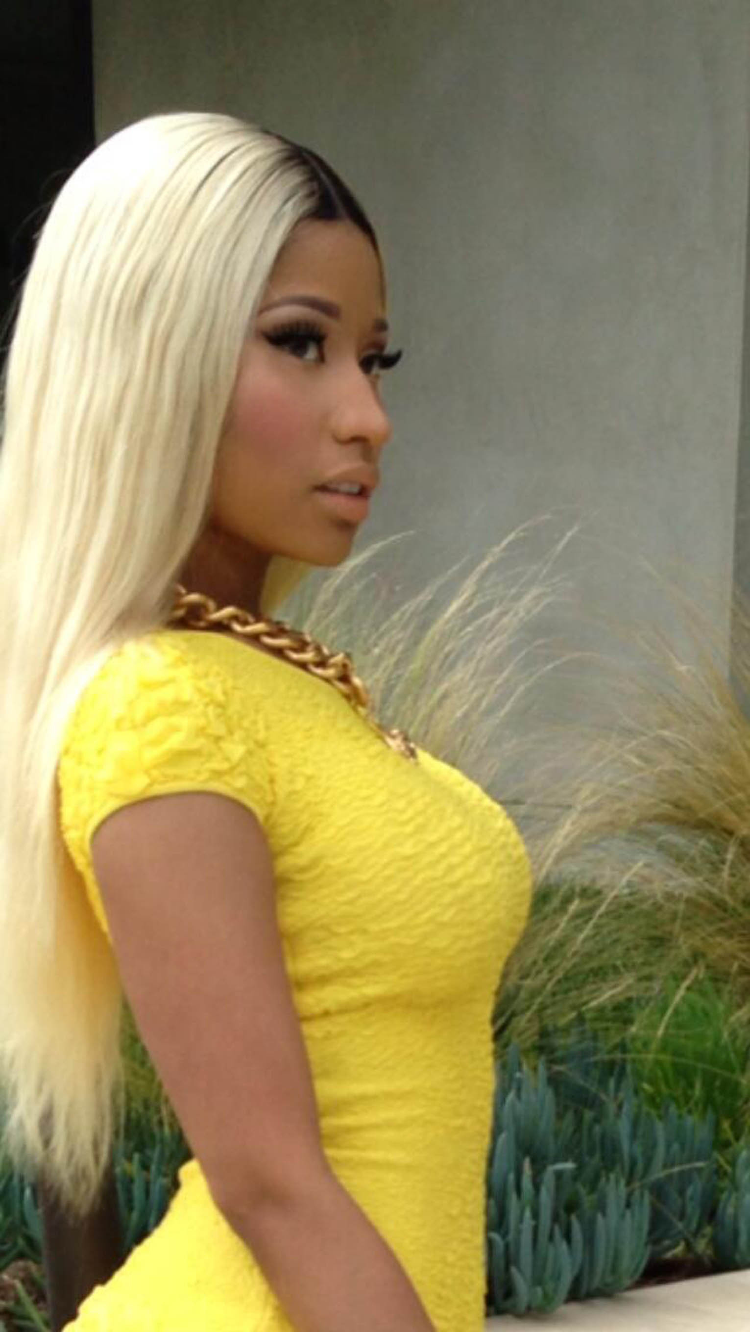 Nicki Minaj visar upp sig i vårfärger. Nicki Minaj visar upp sig i vårfärger.
