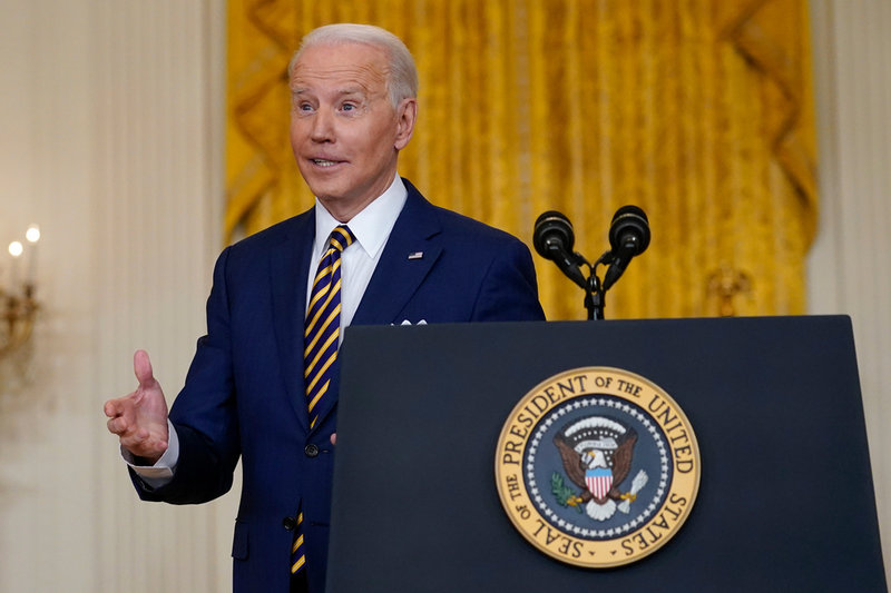 Joe Biden under presskonferensen i Östra rummet i Vita huset.